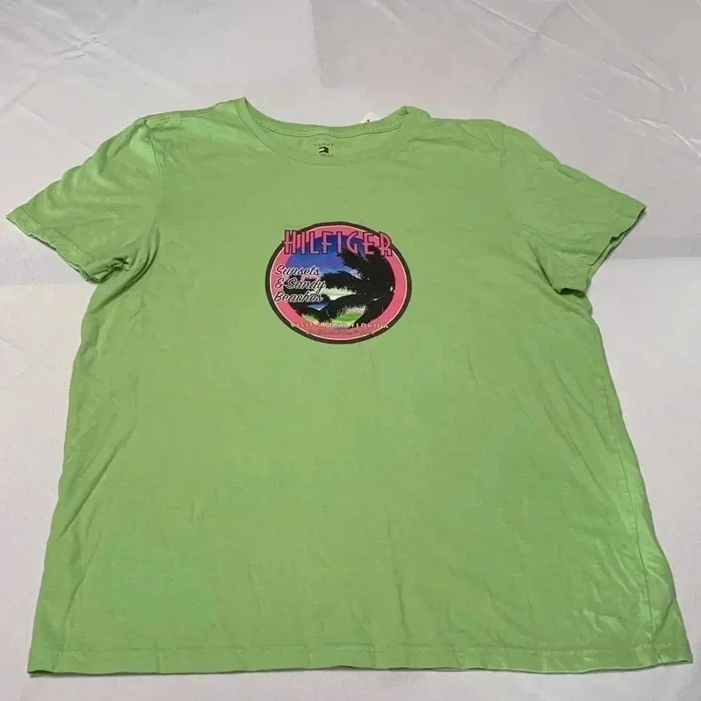 Tommy Hilfiger Women’s T-shirt, Tee-shirt. Size XL Good used condition.